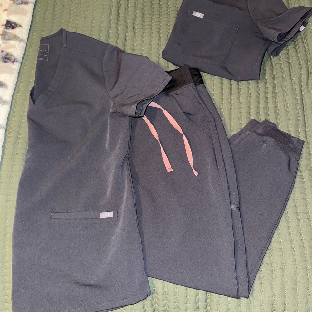 Figs Charcoal Scrub Set (Will Split If Needed) - image 1